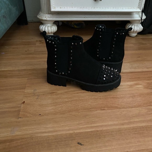 Cape Robin Platform Boots (Combat Studded Ankle Boots) Never Worn - Picture 7 of 8